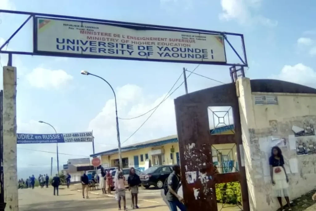 Ritorno a scuola in Camerun: neodiplomati nella giungla universitaria